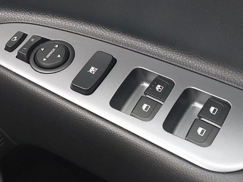 Used Kia Stonic 2023 for sale - 77324812: Photo 19