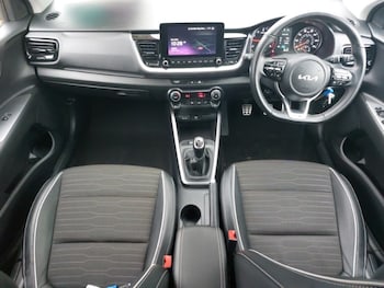 Used Kia Stonic 2023 for sale - 77324812: Photo