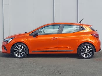 Used Renault Clio 2023 for sale - 79777280: Photo