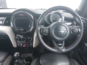 Used MINI Hatch 2018 for sale - 77980926: Photo
