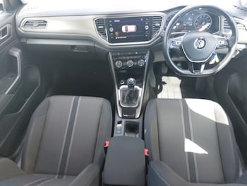 Used Volkswagen T-Roc 2018 for sale - 78928609: Photo