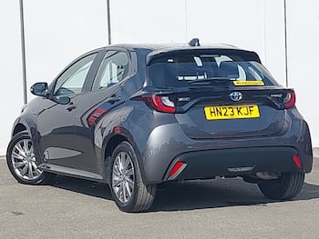 Used Toyota Yaris 2023 for sale - 79594832: Photo