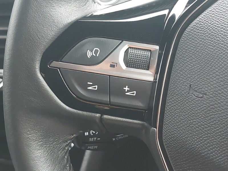 Used Peugeot 2008 2023 for sale - 77708015: Photo 16