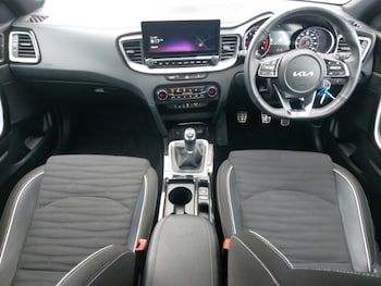 Used Kia Ceed 2025 for sale - 77544165: Photo