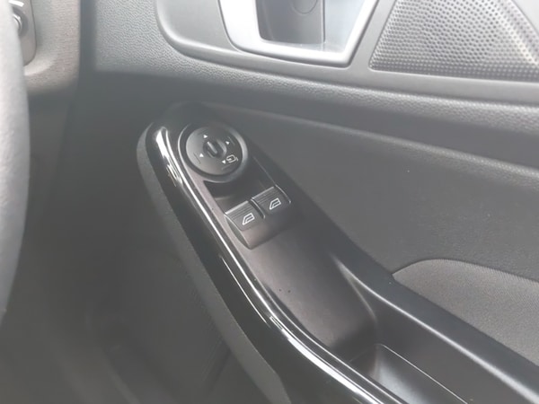 Used Ford Fiesta 2017 for sale - 76244229: Photo 13