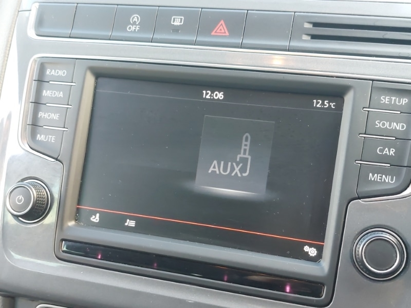 Used Volkswagen Polo 2015 for sale - 76325483: Photo 11