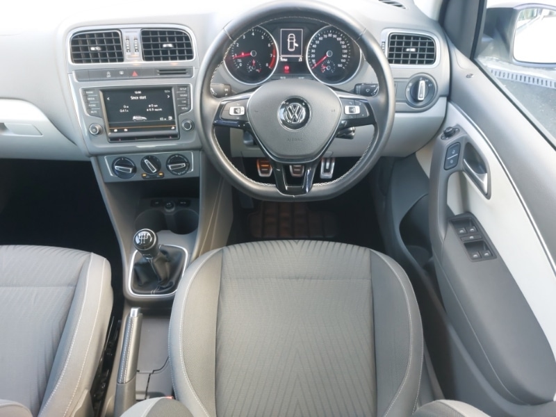 Used Volkswagen Polo 2015 for sale - 76325483: Photo 7