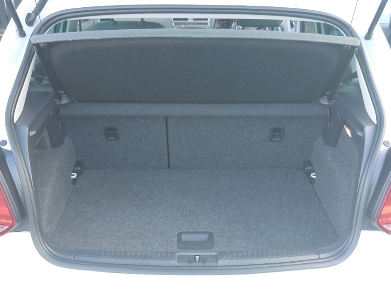 Used Volkswagen Polo 2015 for sale - 76325483: Photo 8