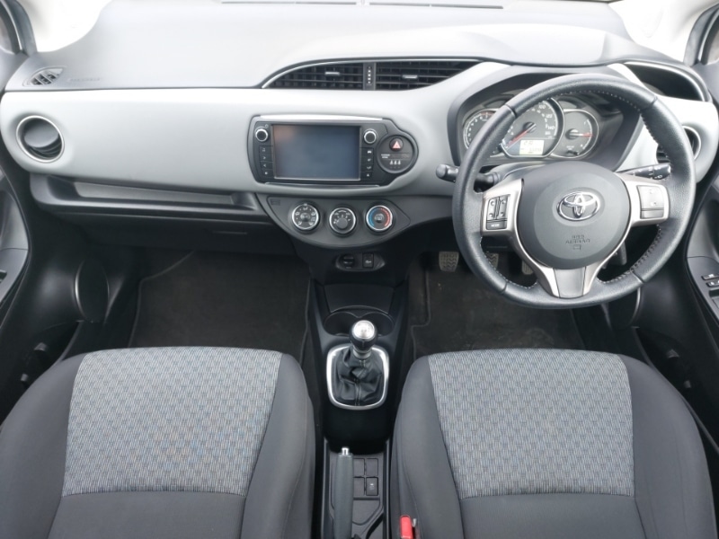 Used Toyota Yaris 2014 for sale - 77702353: Photo 2