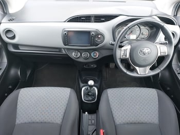 Used Toyota Yaris 2014 for sale - 77702353: Photo