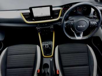 Used Kia Stonic 2023 for sale - 74366052: Photo