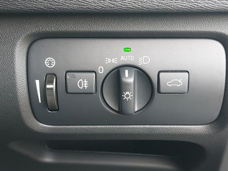 Used Volvo V40 2019 for sale - 77956750: Photo 18