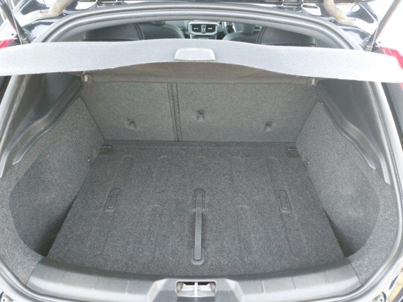 Used Volvo V40 2019 for sale - 77956750: Photo 8