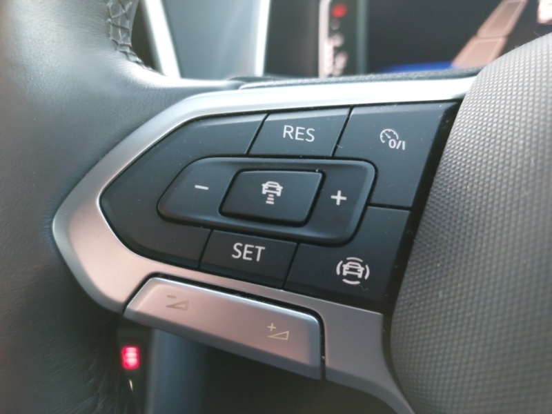 Used Volkswagen T-Roc 2022 for sale - 76643891: Photo 14