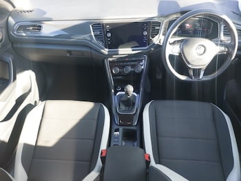 Used Volkswagen T-Roc 2019 for sale - 78169818: Photo