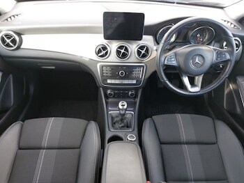 Used Mercedes-Benz GLA 2019 for sale - 77637192: Photo