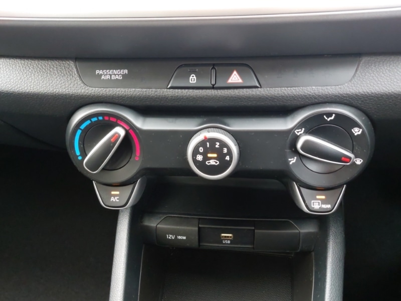 Used Kia Stonic 2023 for sale - 77682431: Photo 12