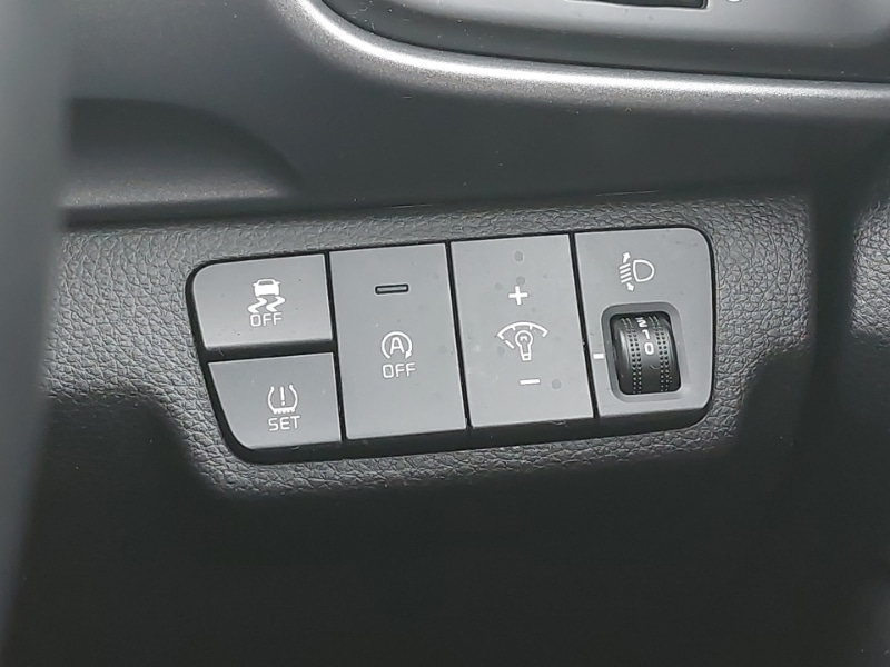 Used Kia Stonic 2023 for sale - 77682431: Photo 19