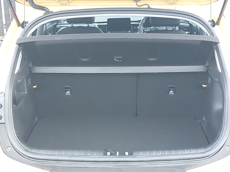 Used Kia Stonic 2025 for sale - 76951839: Photo 8