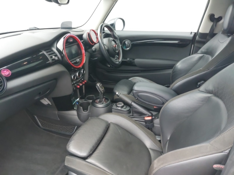 Used MINI Hatch 2018 for sale - 76427378: Photo 5