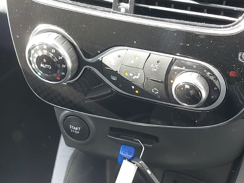 Used Renault Clio 2018 for sale - 76624349: Photo 14