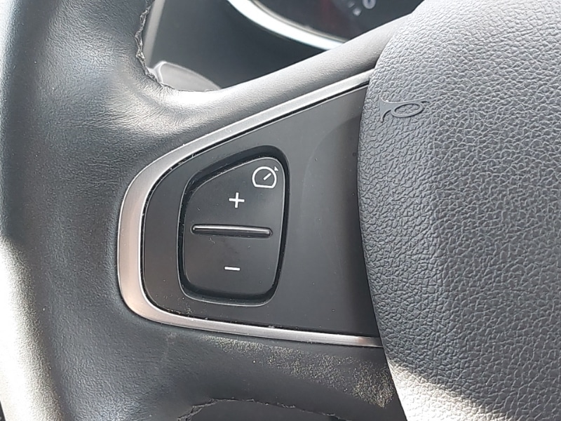 Used Renault Clio 2018 for sale - 76624349: Photo 16