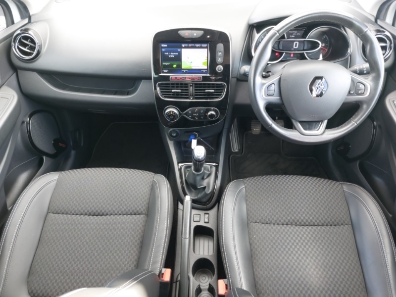Used Renault Clio 2018 for sale - 76624349: Photo 2