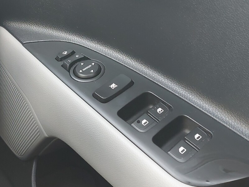 Used Kia Stonic 2023 for sale - 76795151: Photo 14