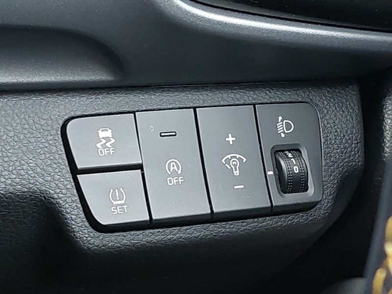 Used Kia Stonic 2023 for sale - 76795151: Photo 15