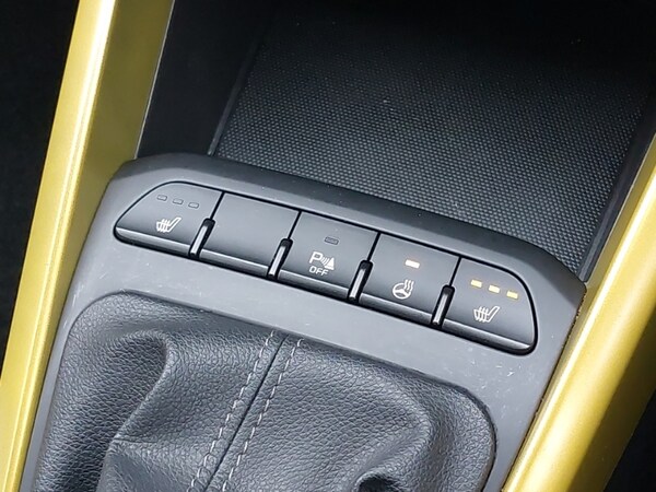 Used Kia Stonic 2023 for sale - 76195775: Photo 12