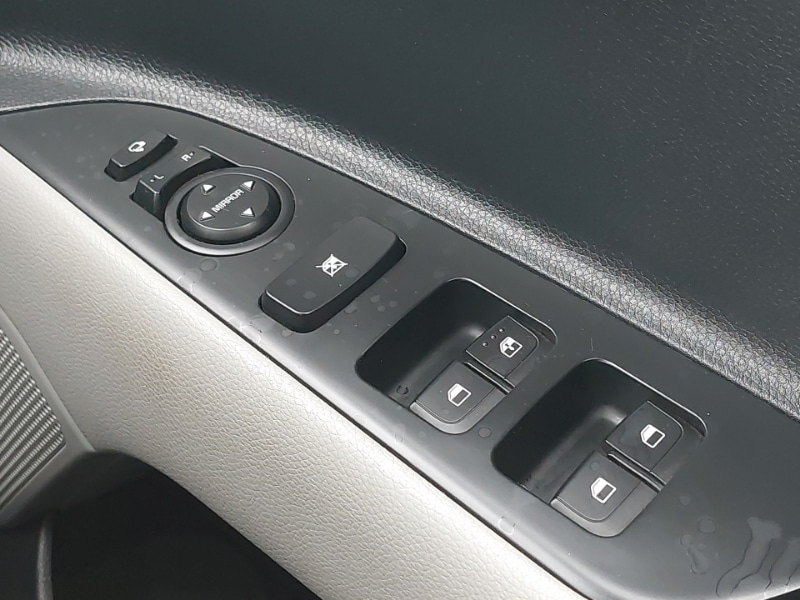 Used Kia Stonic 2023 for sale - 76195775: Photo 17