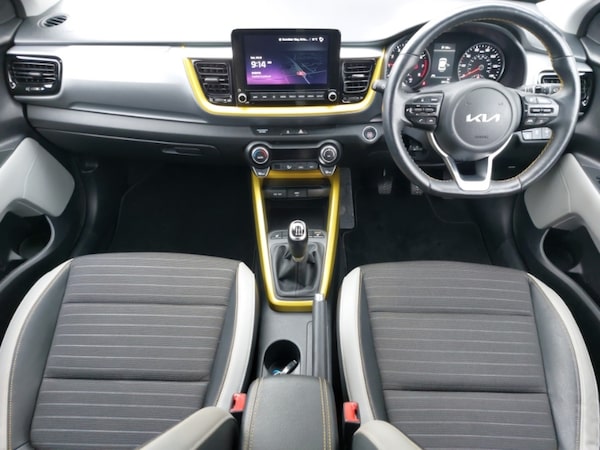 Used Kia Stonic 2023 for sale - 76195775: Photo 2