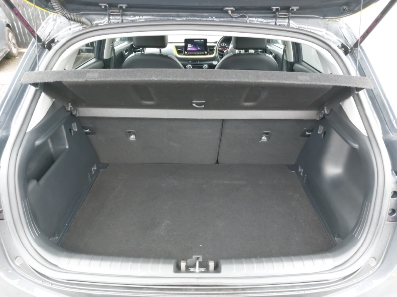 Used Kia Stonic 2023 for sale - 76195775: Photo 8