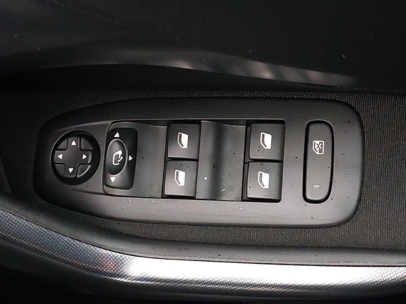 Used Peugeot 2008 2019 for sale - 76543617: Photo 12