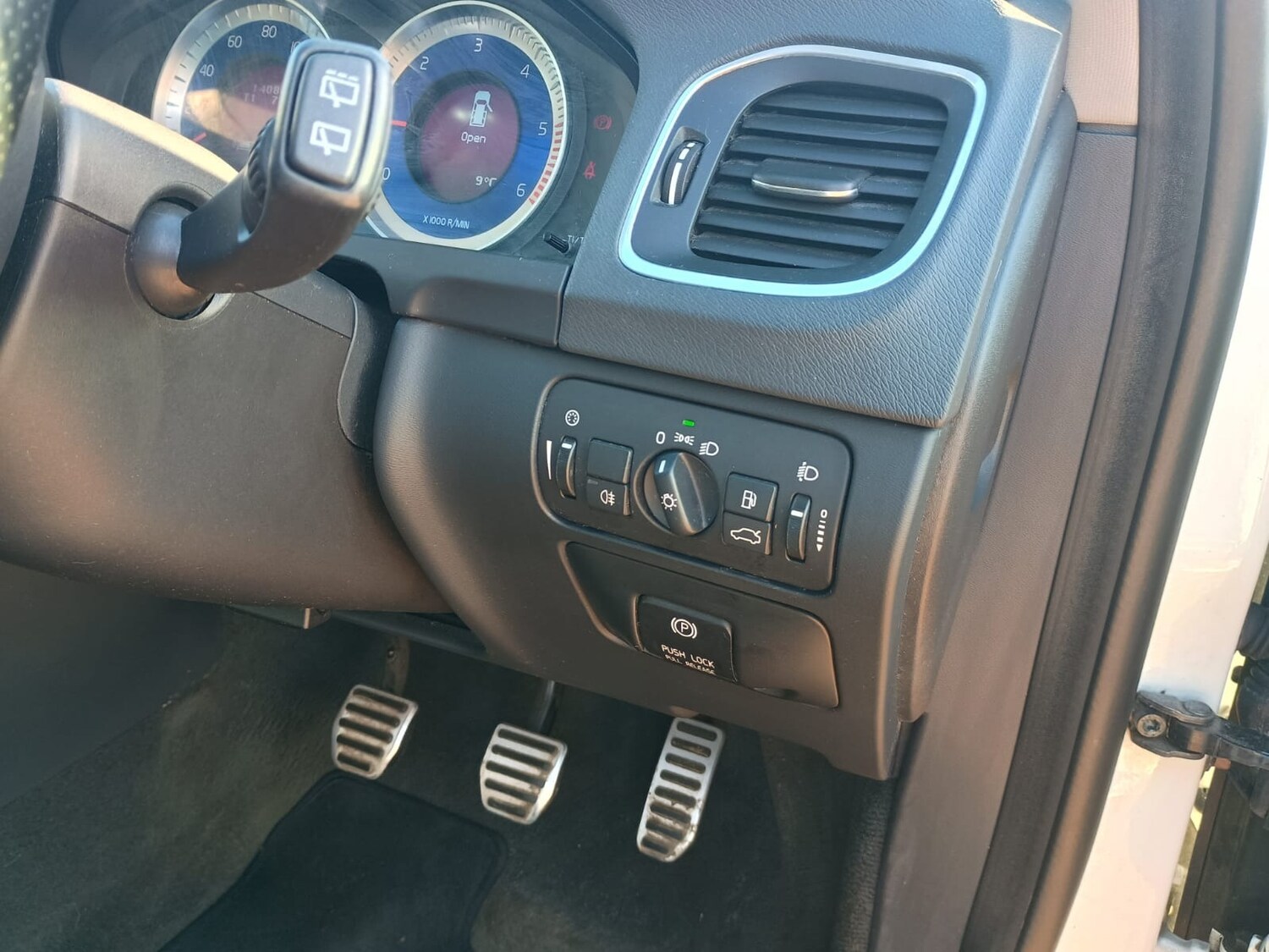 Used Volvo V60 2012 for sale - 77516291: Photo 16