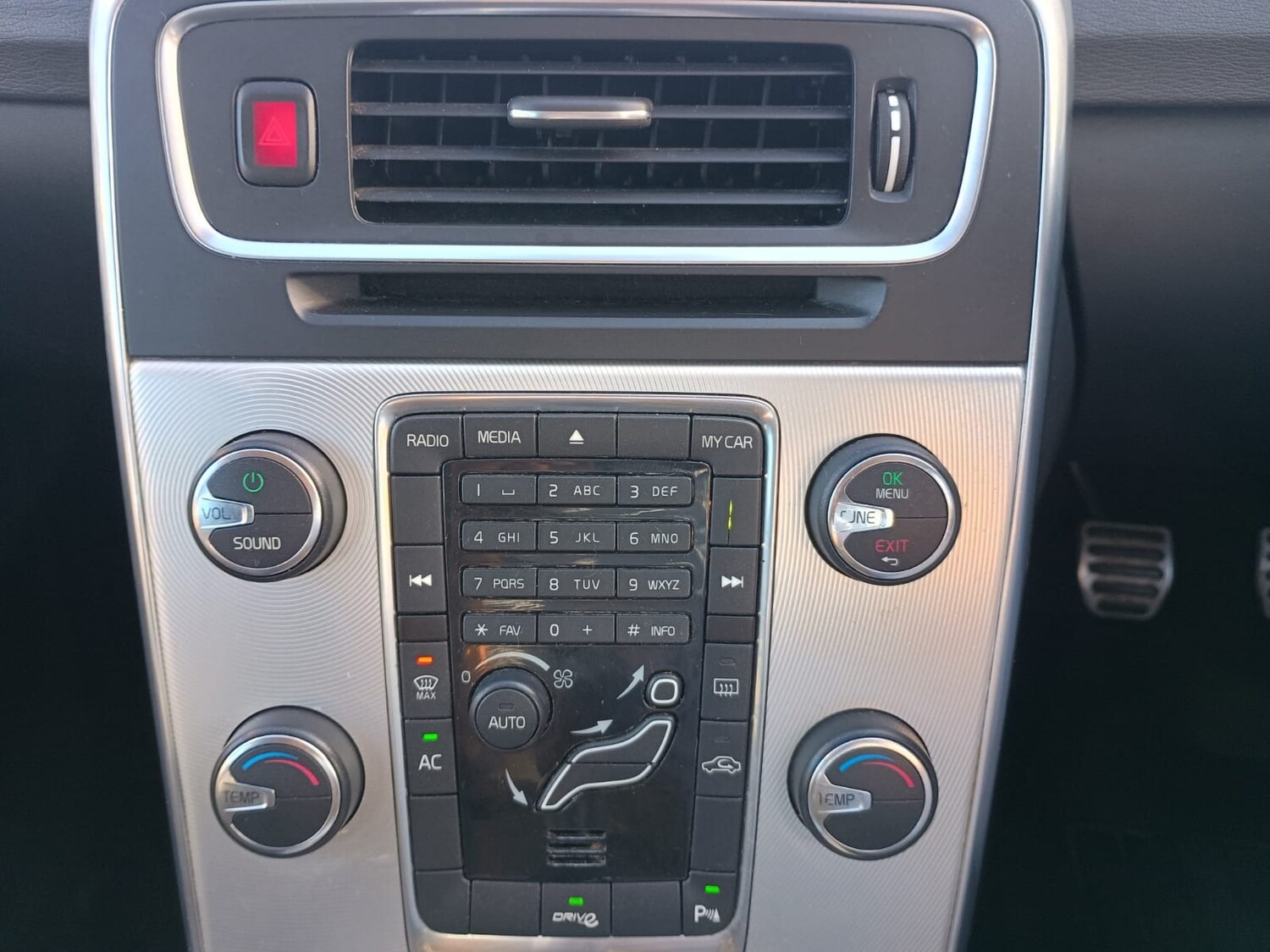 Used Volvo V60 2012 for sale - 77516291: Photo 18