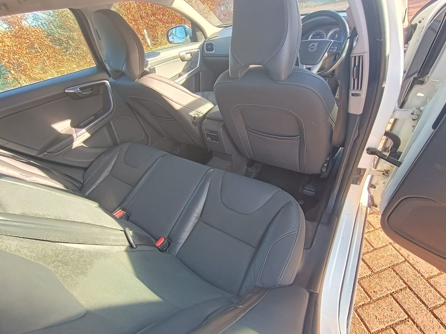 Used Volvo V60 2012 for sale - 77516291: Photo 24