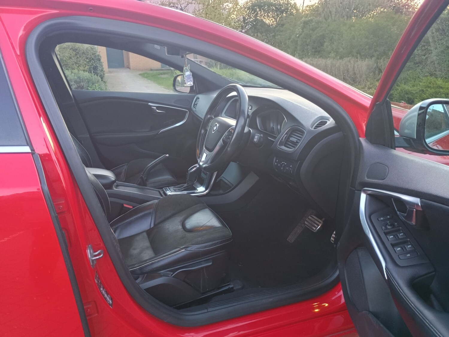 Used Volvo V40 2015 for sale - 78085665: Photo 11