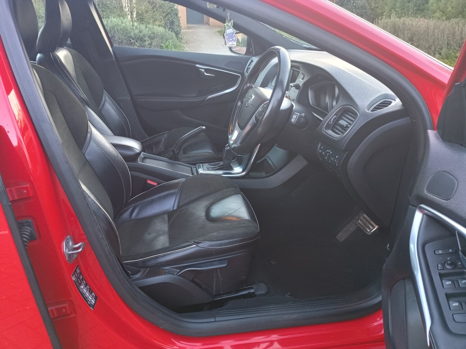 Used Volvo V40 2015 for sale - 78085665: Photo 12