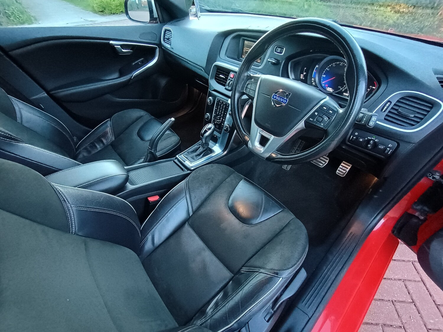 Used Volvo V40 2015 for sale - 78085665: Photo 16