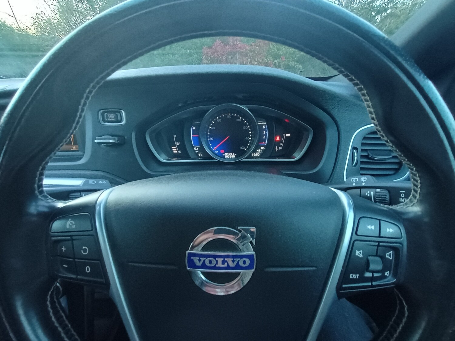 Used Volvo V40 2015 for sale - 78085665: Photo 17