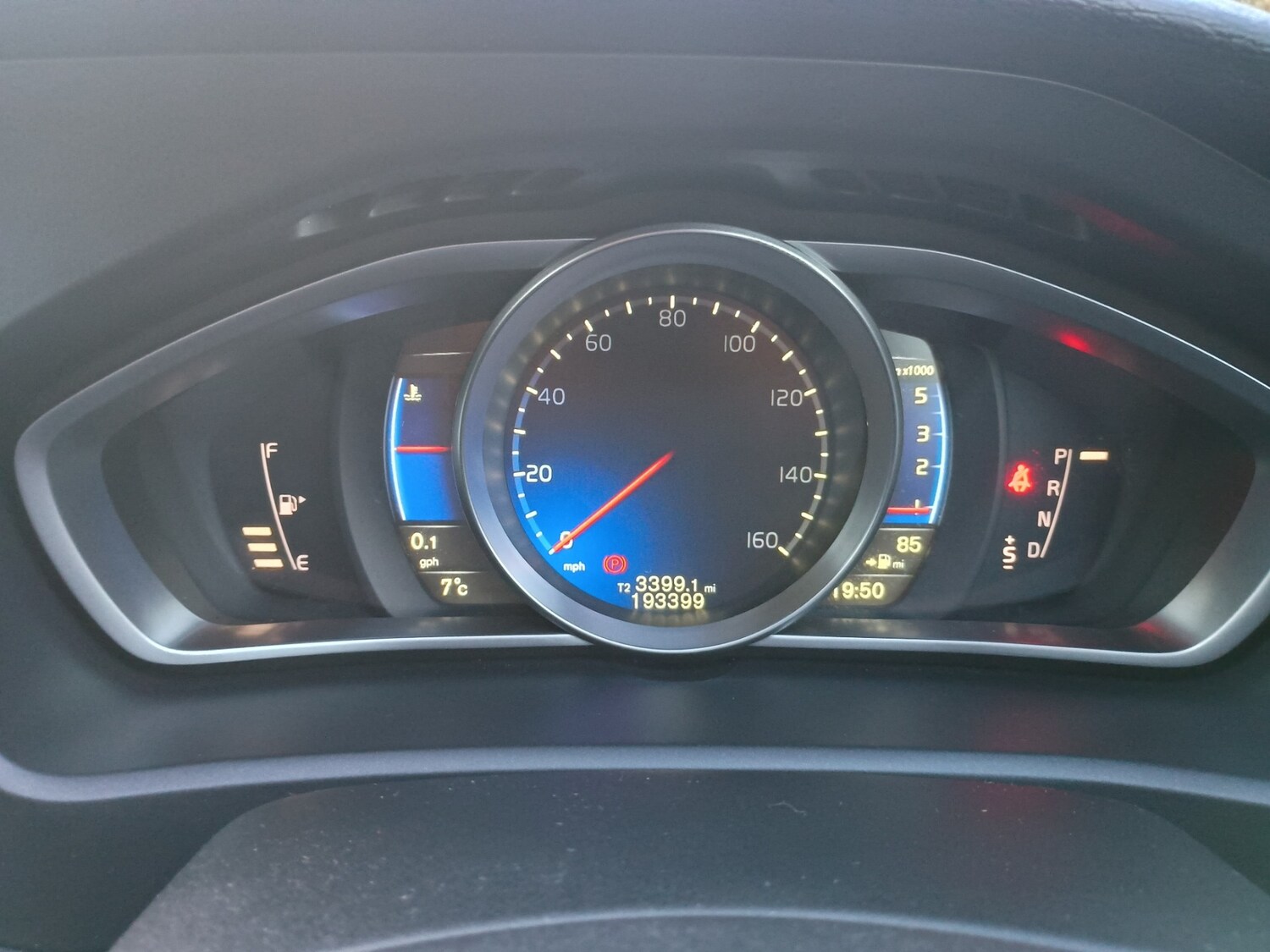 Used Volvo V40 2015 for sale - 78085665: Photo 18