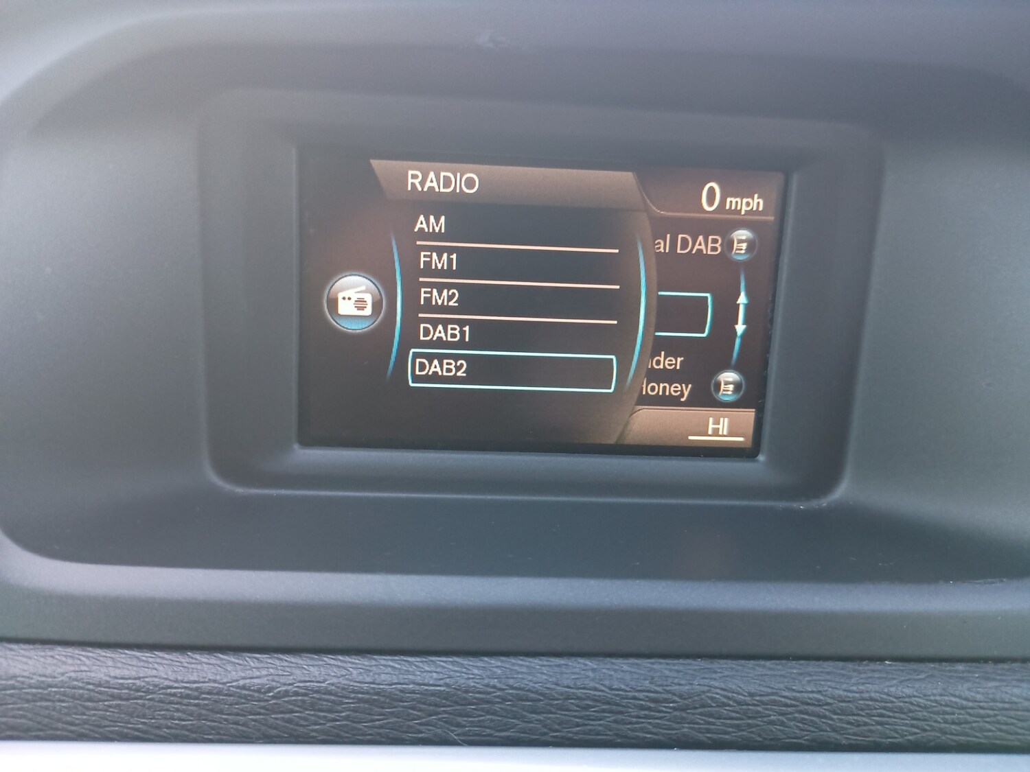 Used Volvo V40 2015 for sale - 78085665: Photo 23