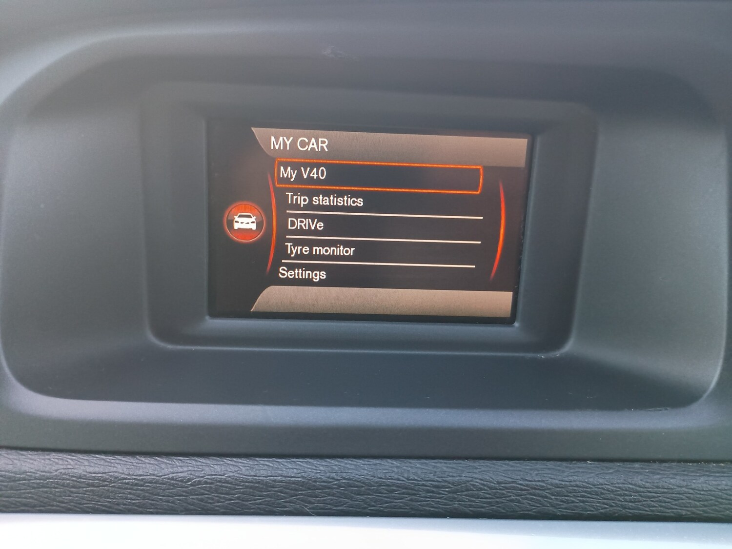 Used Volvo V40 2015 for sale - 78085665: Photo 24