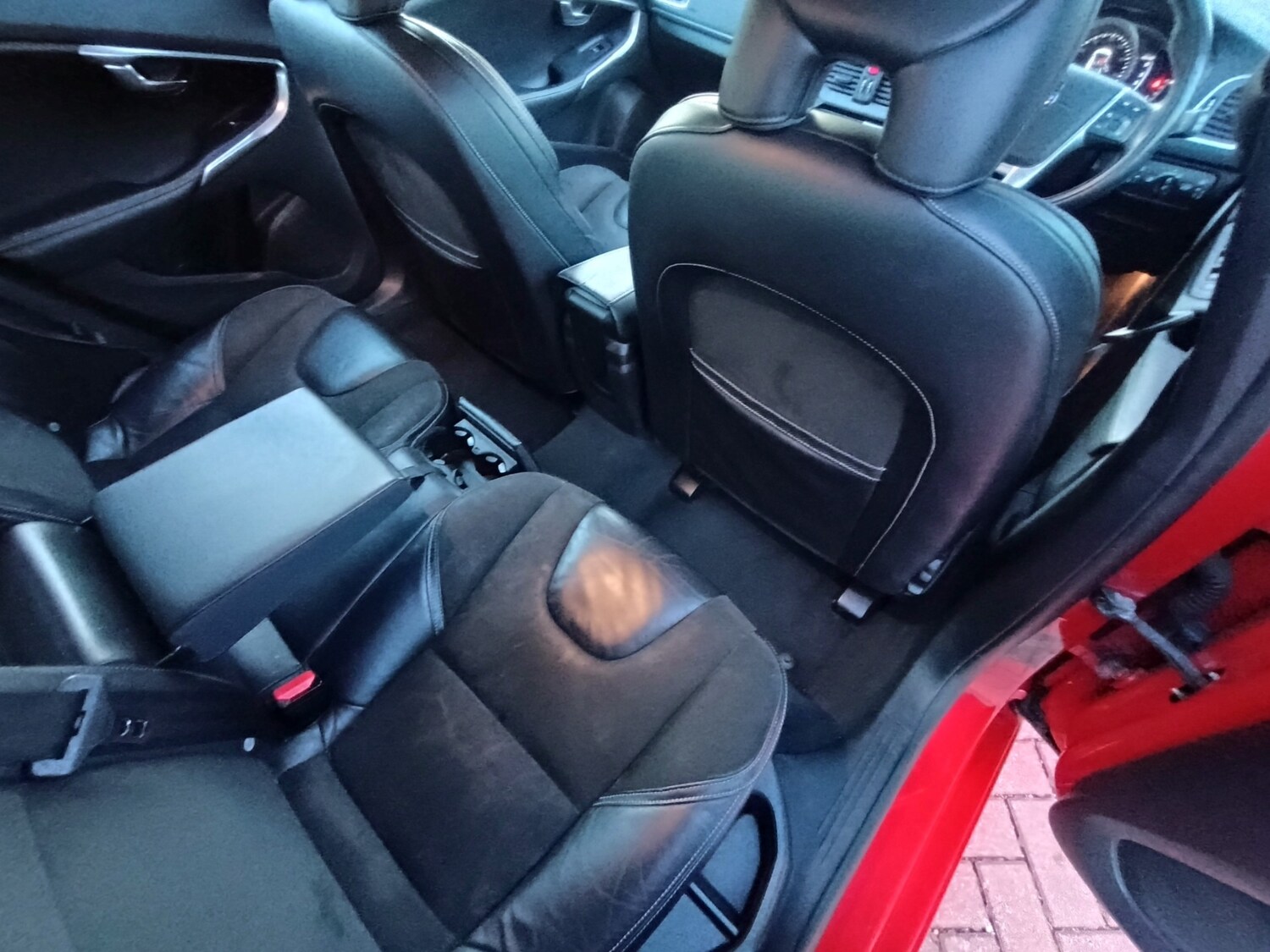 Used Volvo V40 2015 for sale - 78085665: Photo 32