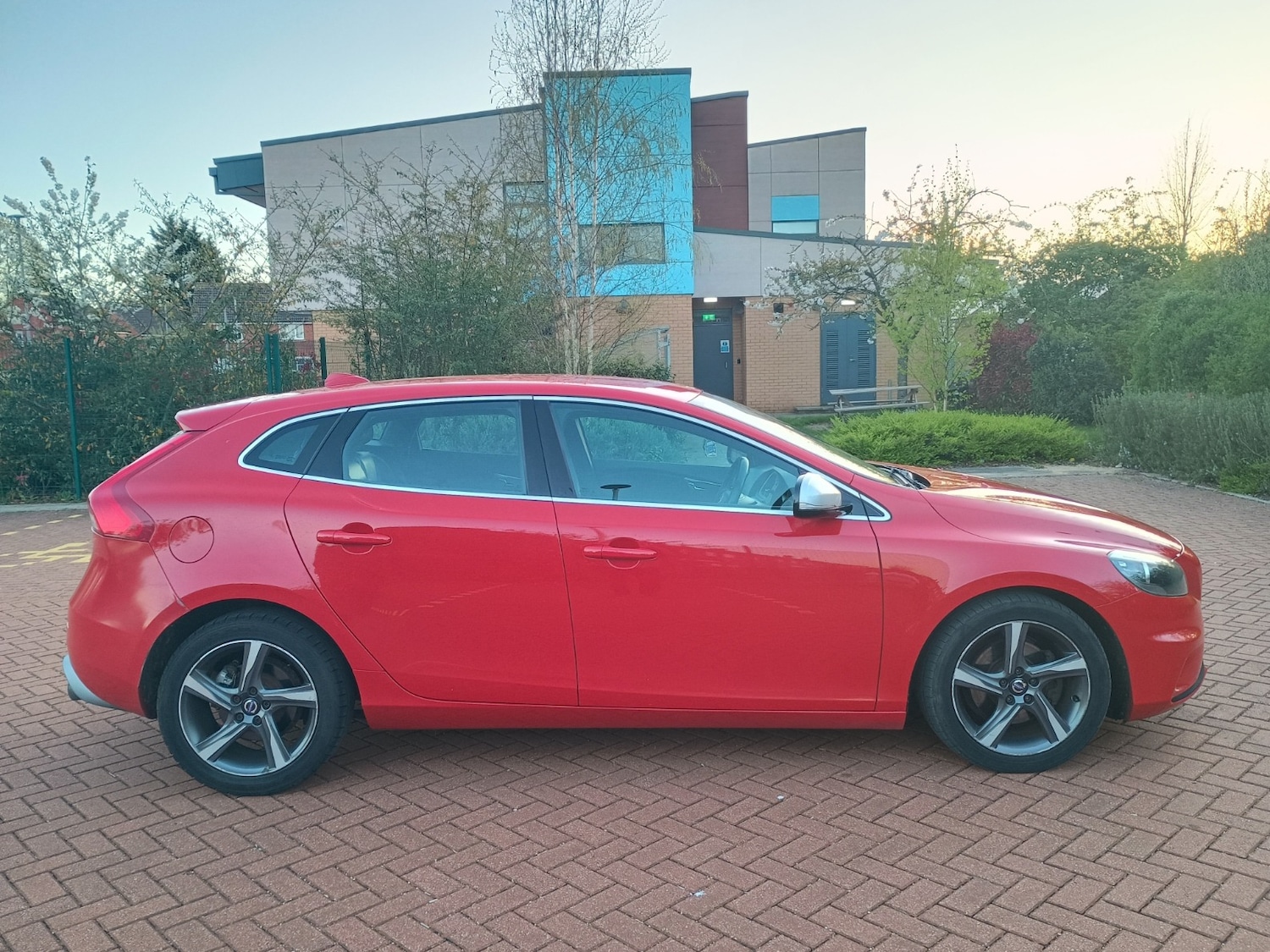 Used Volvo V40 2015 for sale - 78085665: Photo 5