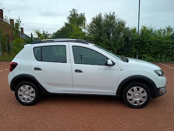Used Dacia Sandero Stepway 2015 for sale - 78976722: Photo