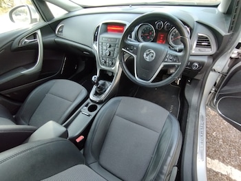 Used Vauxhall Astra 2011 for sale - 78257573: Photo