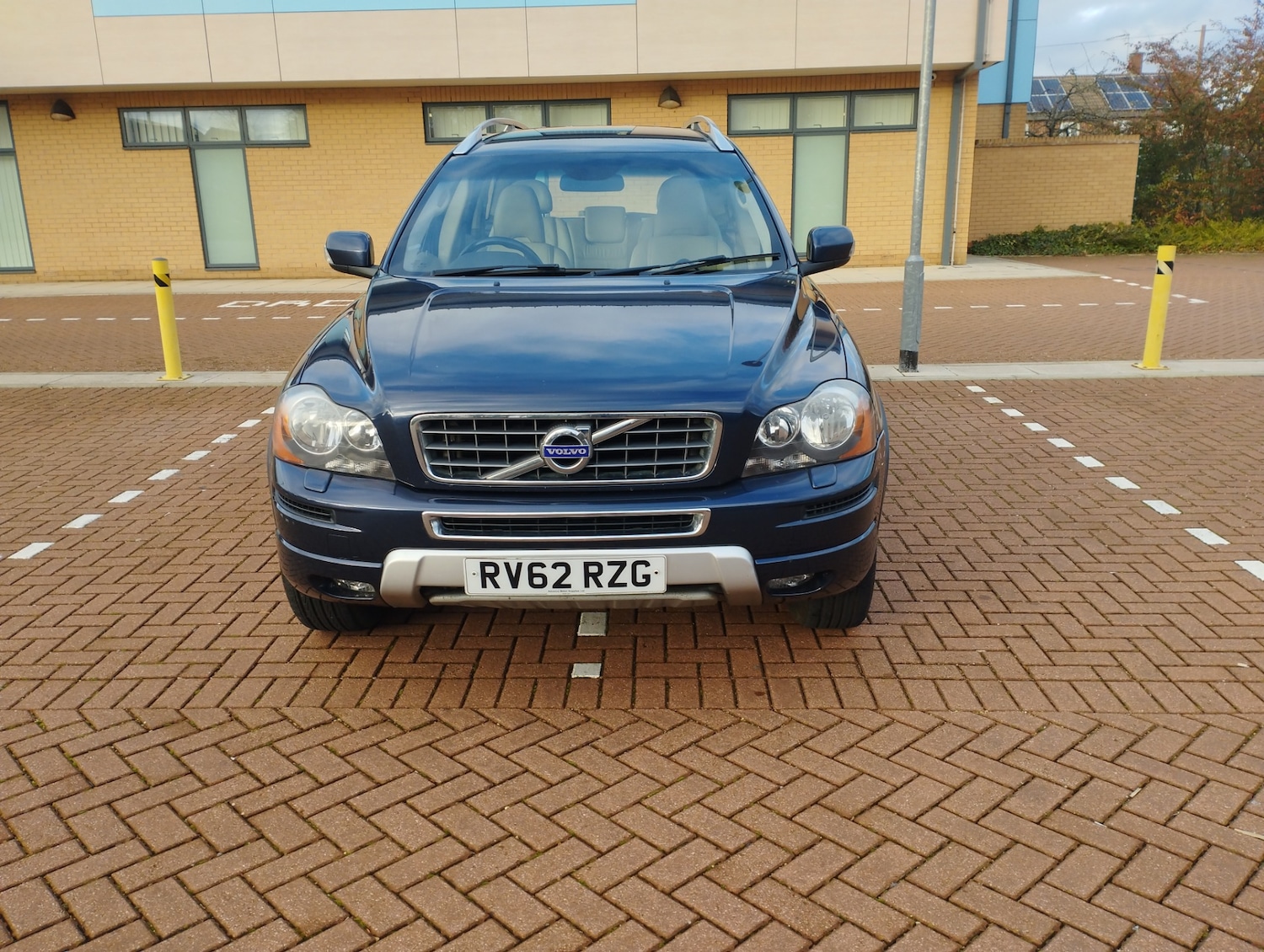 Used Volvo XC90 2012 for sale - 76911379: Photo 2