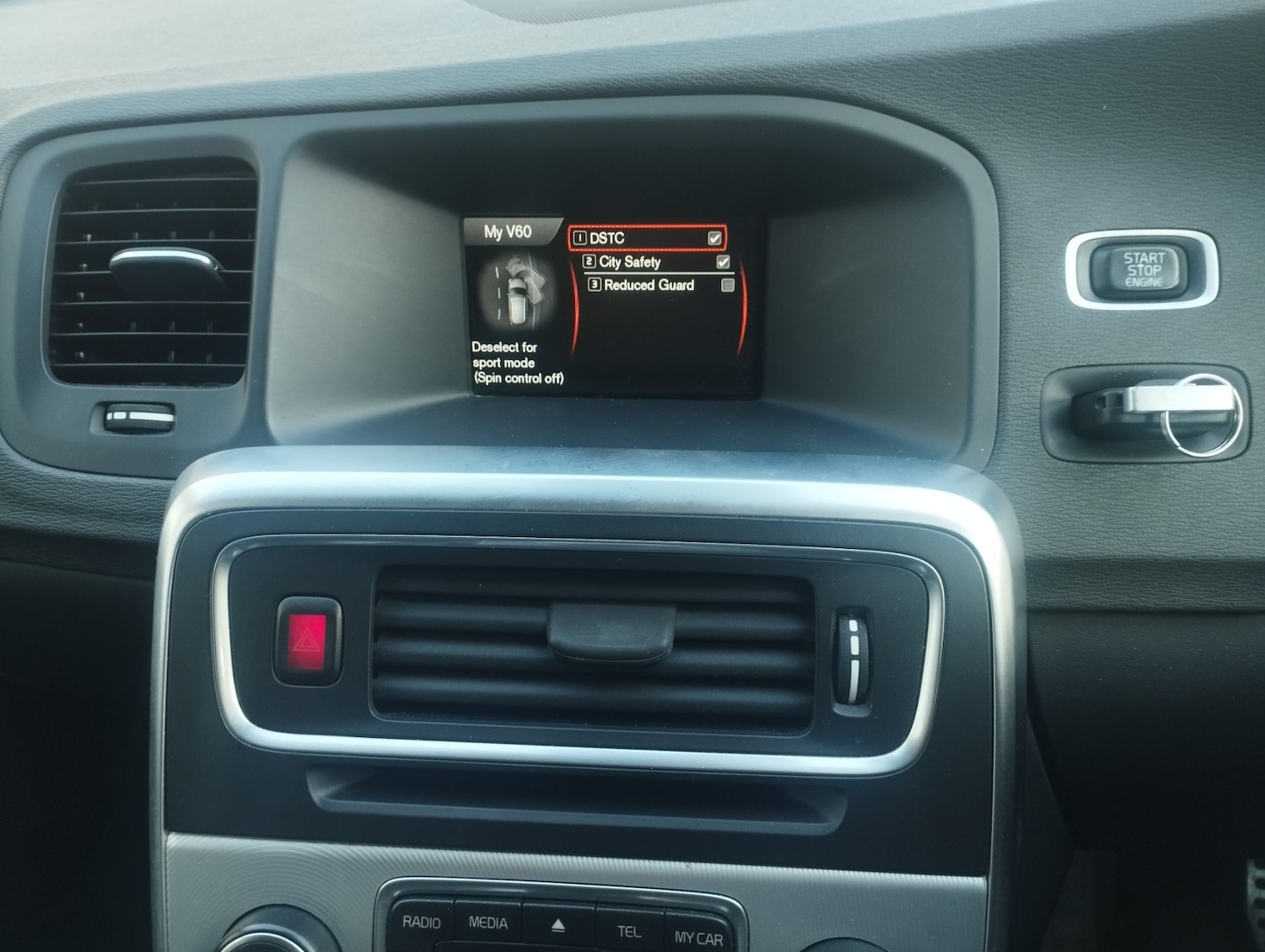 Used Volvo V60 2011 for sale - 76974742: Photo 16